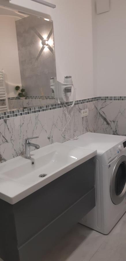 Aqua West Apartment Free Parking- Self Check-In Oradea Extérieur photo