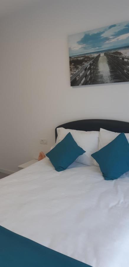 Aqua West Apartment Free Parking- Self Check-In Oradea Extérieur photo