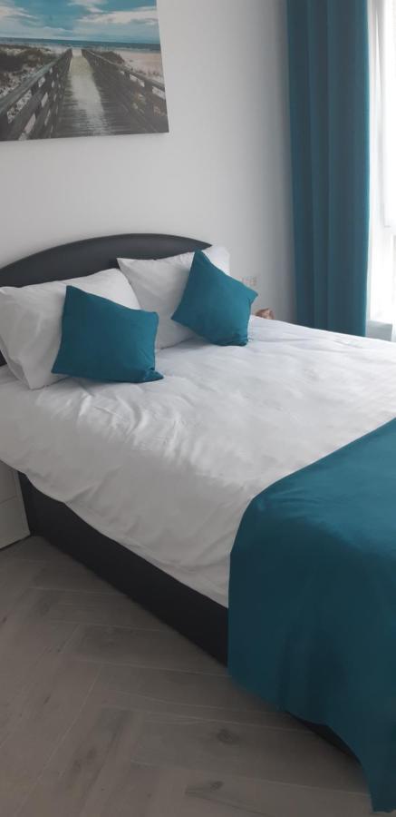 Aqua West Apartment Free Parking- Self Check-In Oradea Extérieur photo