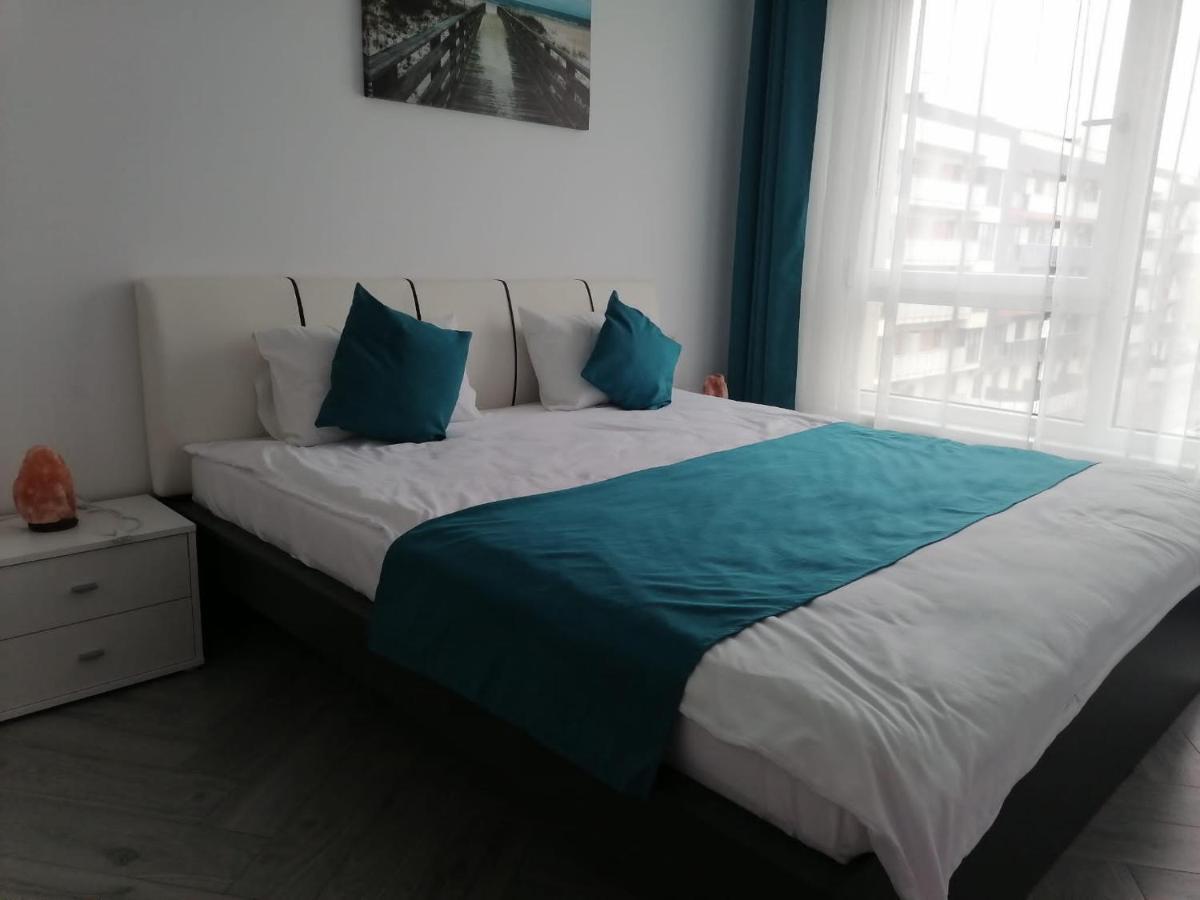 Aqua West Apartment Free Parking- Self Check-In Oradea Extérieur photo